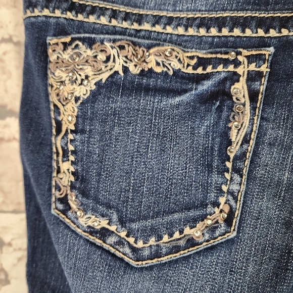 Silver Jeans Tuesday Low Rise Factory Fade Whiskered Size W29/L33 Dark Wash - Picture 12 of 16